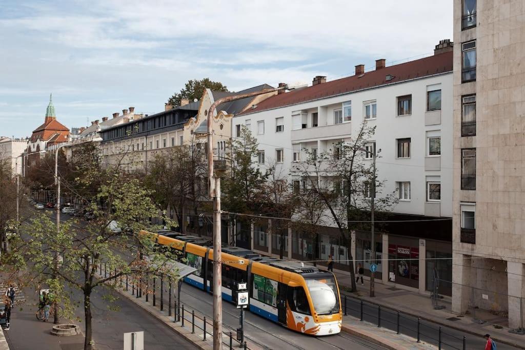 Petofi Family Apartman Debrecen Exteriör bild