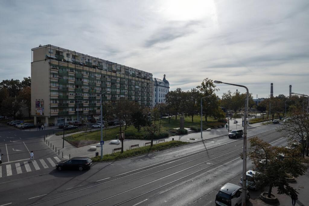 Petofi Family Apartman Debrecen Exteriör bild